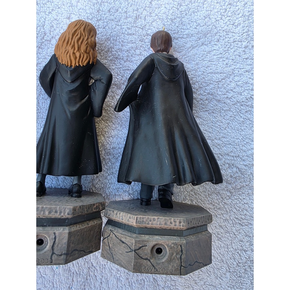 Hallmark Keepsake Storytellers Harry Potter Hermione Ornament 2019 QXI3259 E2 - Picture 14 of 16